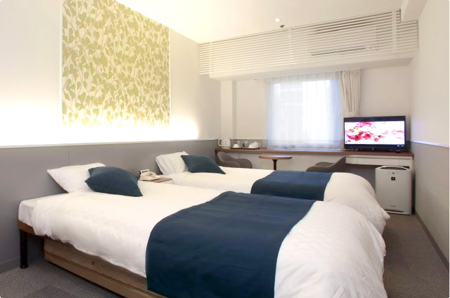 BASIC ROOM